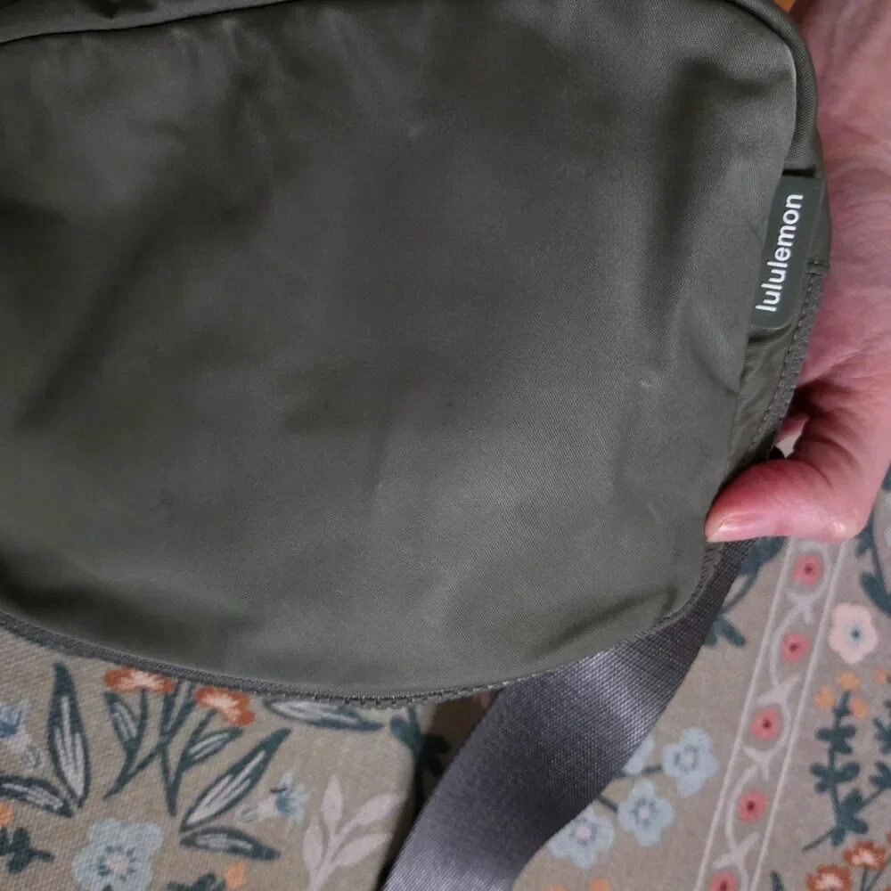 Lululemon Everywhere Belt Bag Large One Size LU9B11S GRSG NWT Green